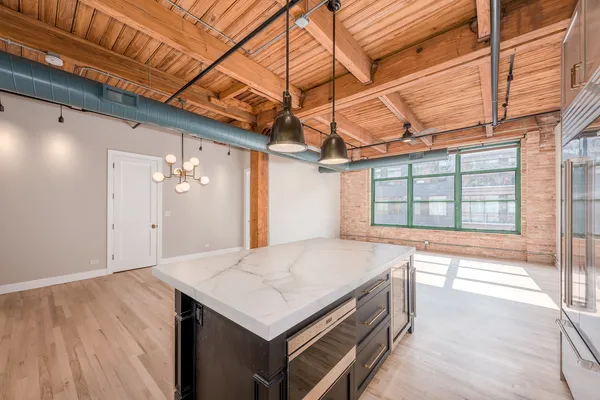 $5,200 | 1017 West Washington Boulevard, Unit 4D, Chicago, IL 60607