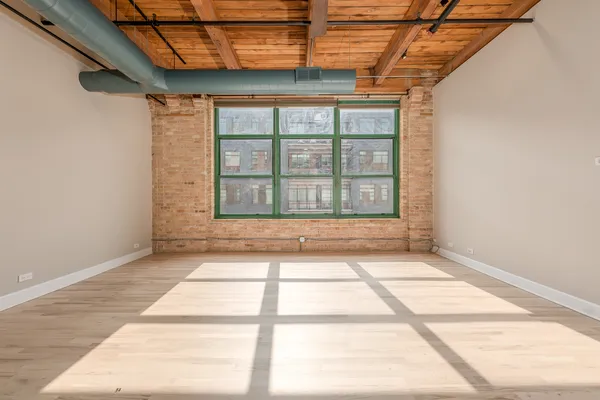 $5,200 | 1017 West Washington Boulevard, Unit 4D, Chicago, IL 60607