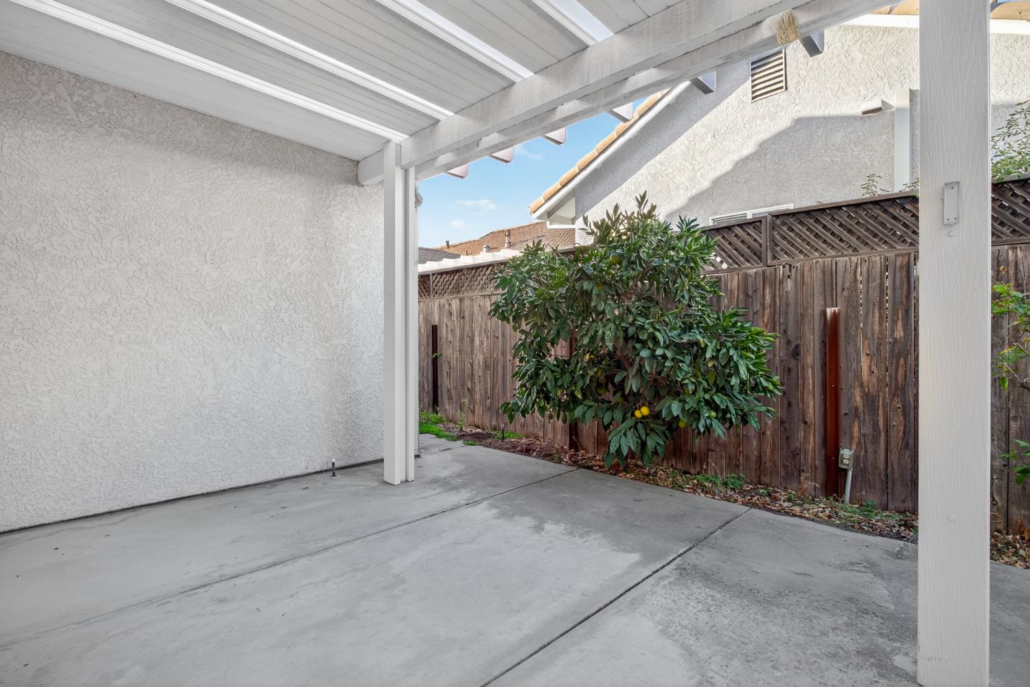3409 Sugar Oak Court Modesto, CA 95355 - Photo 25 of 28 a view of entryway