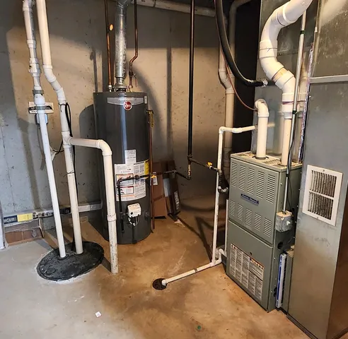 $340,000 | 349 North W Pointe Drive, Vernon Hills, IL 60061