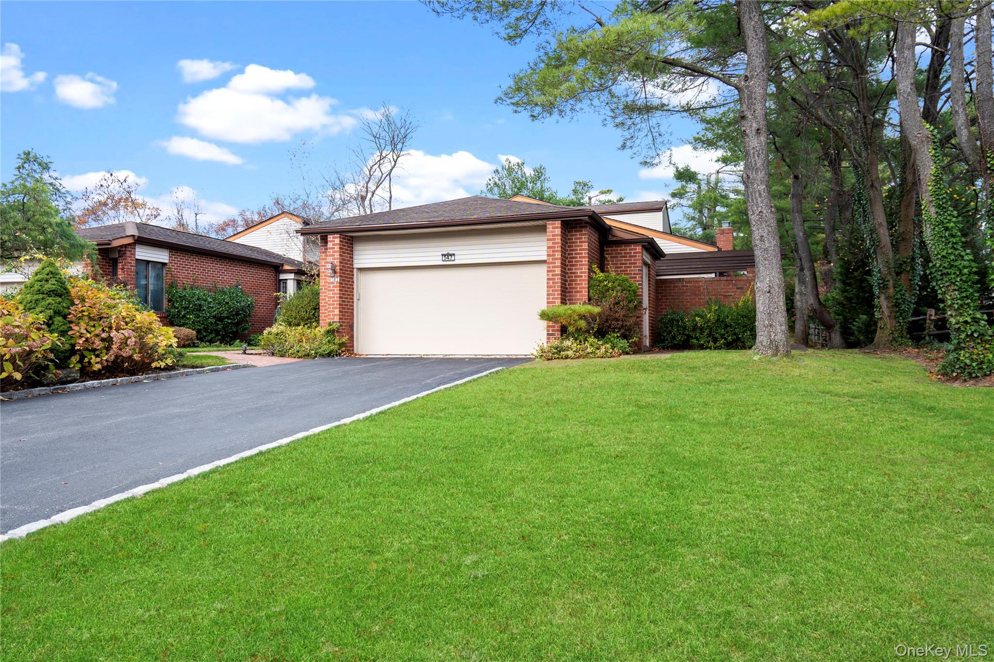 a view of a back yard of the house