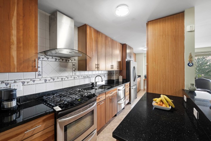 5700 Arlington Avenue, Unit 6W Bronx, NY 10471 - Photo 1 of 13