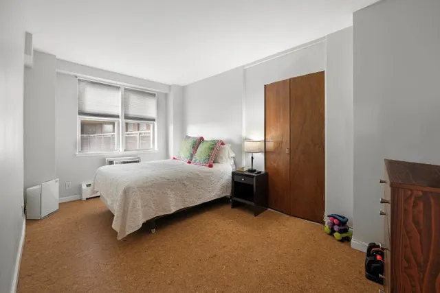 $450,000 | 5700 Arlington Avenue, Unit 6W | North Riverdale