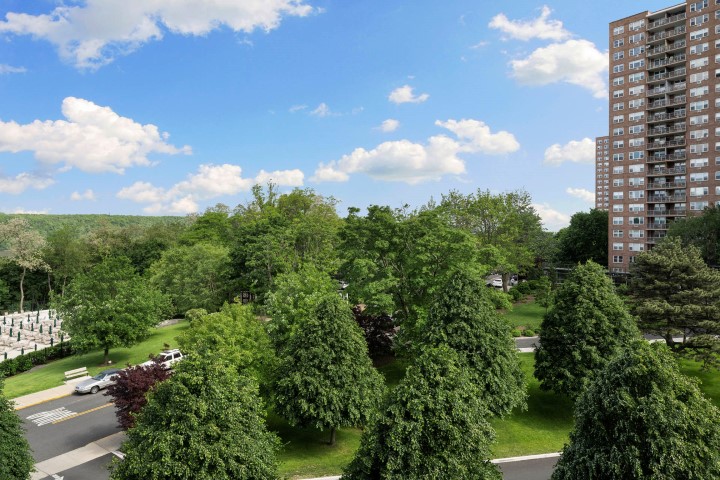 5700 Arlington Avenue, Unit 6W Bronx, NY 10471 - Photo 8 of 13