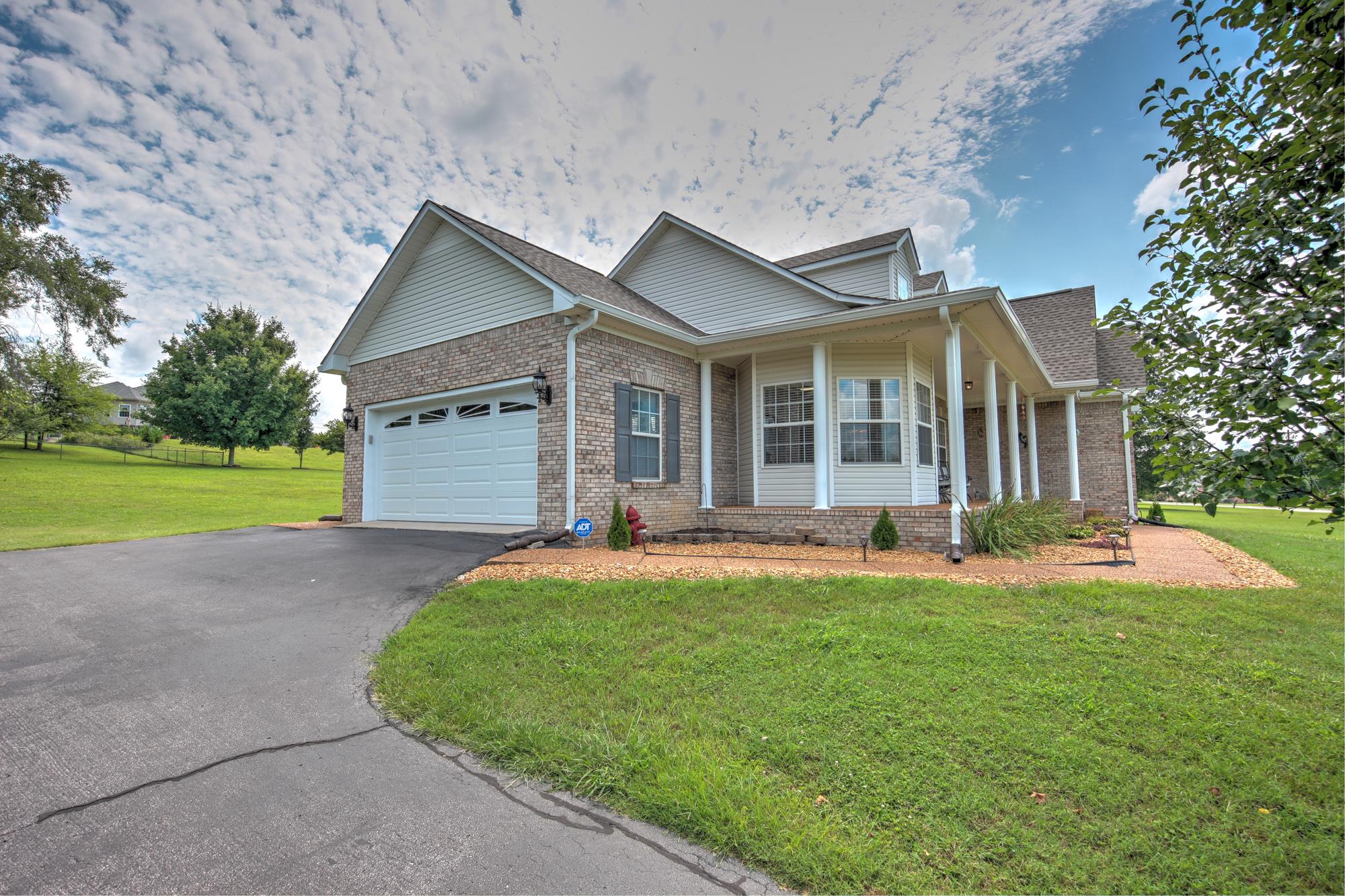 216 Red Oak Trail Spring Hill, TN 37174 - Photo 3 of 24 Gallery Image 3