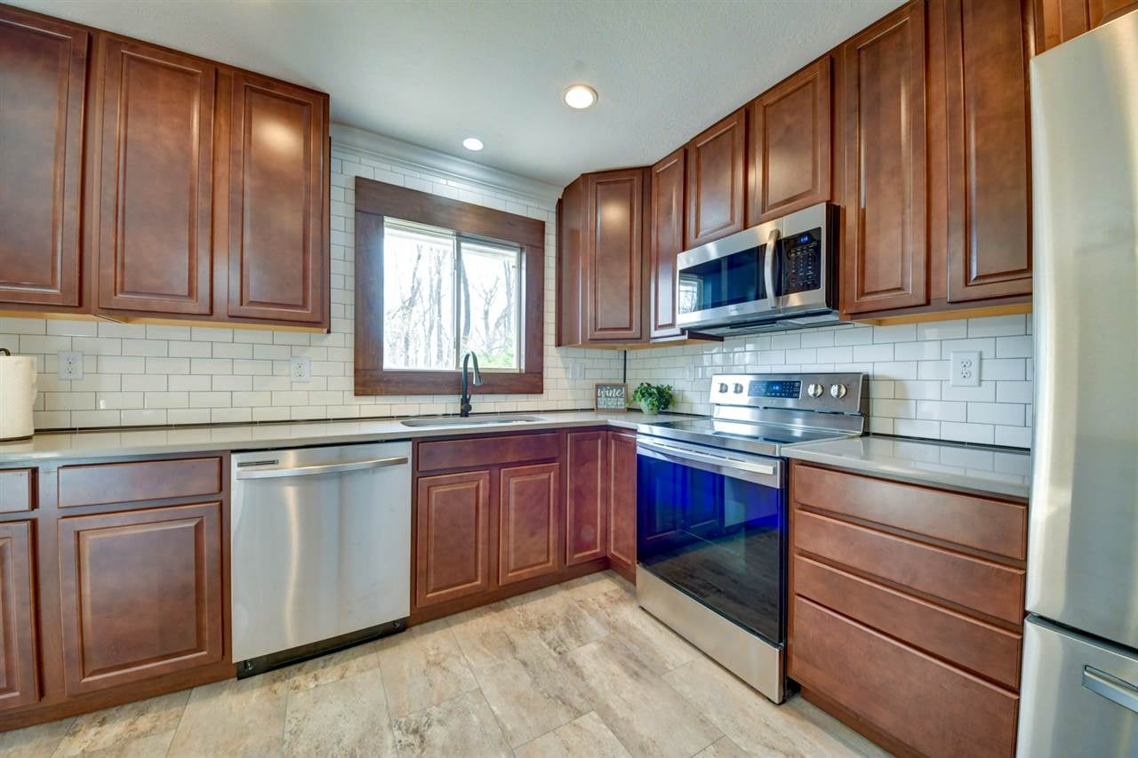 2307 Ridge Trail Northeast Cedar Rapids, IA 52402 - Photo 10 of 34 Gallery Image 10