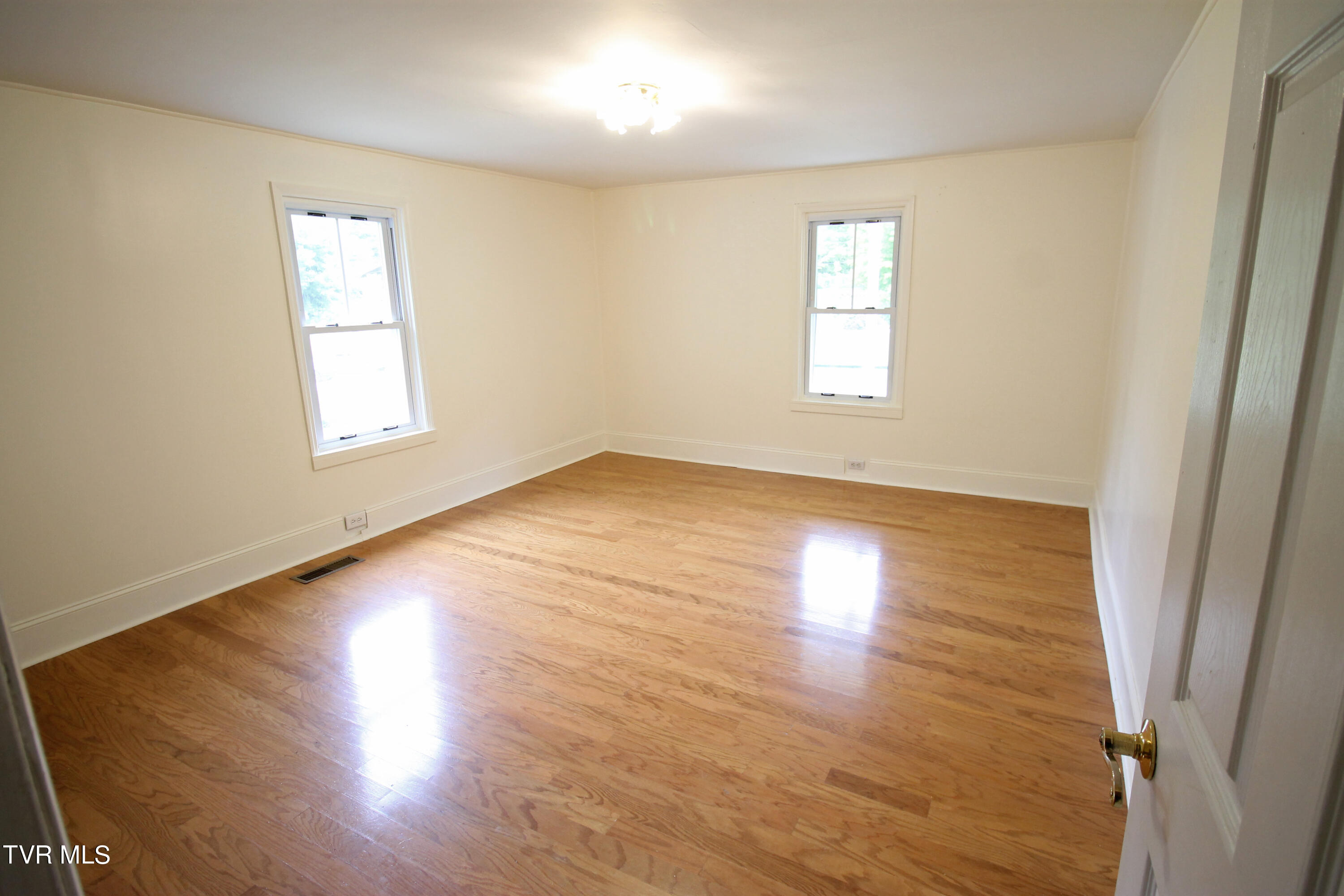 108 Sam Miller Road Erwin, TN 37650 - Photo 13 of 43 6 (1)