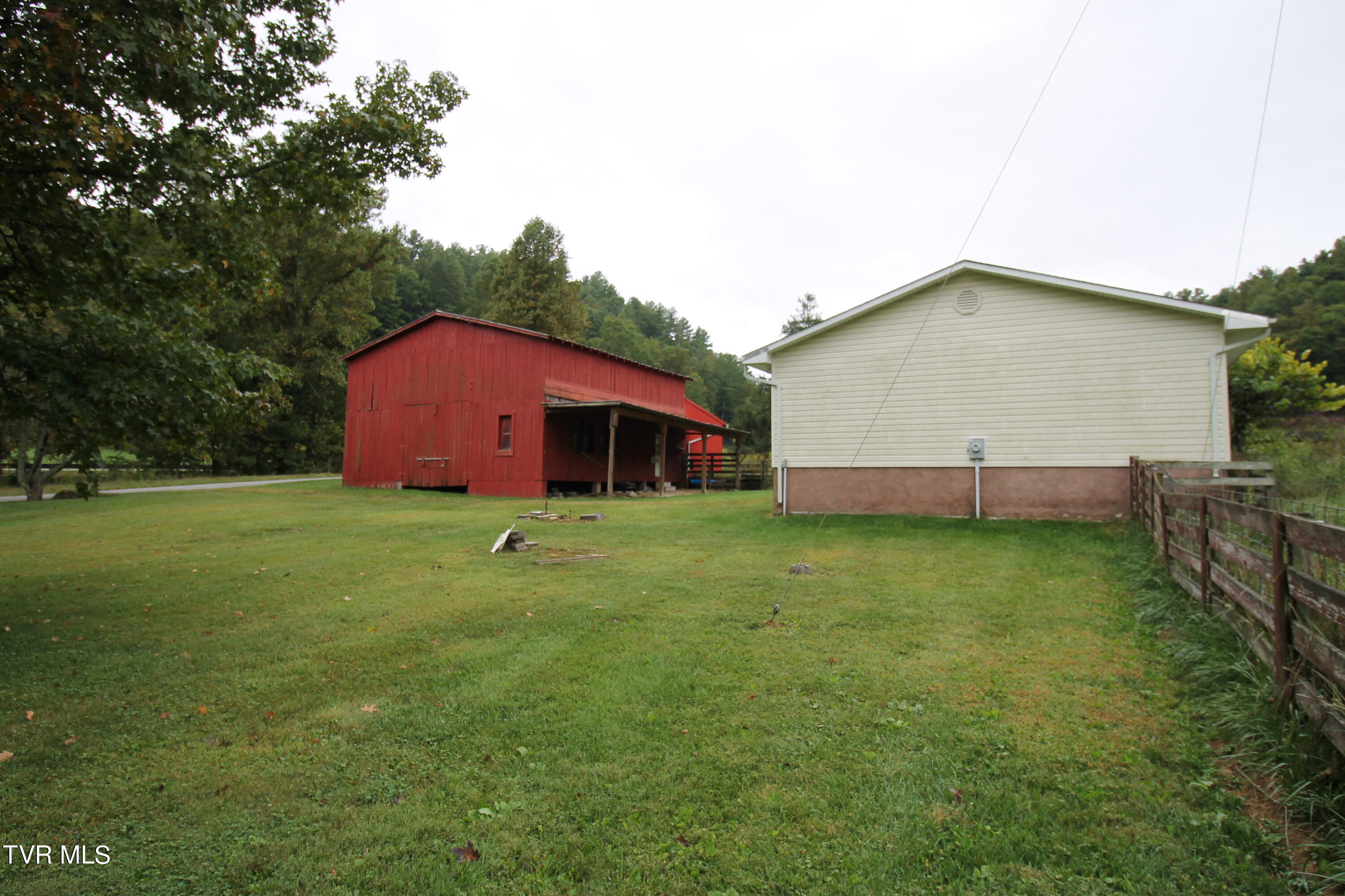 108 Sam Miller Road Erwin, TN 37650 - Photo 34 of 43 8 (2)