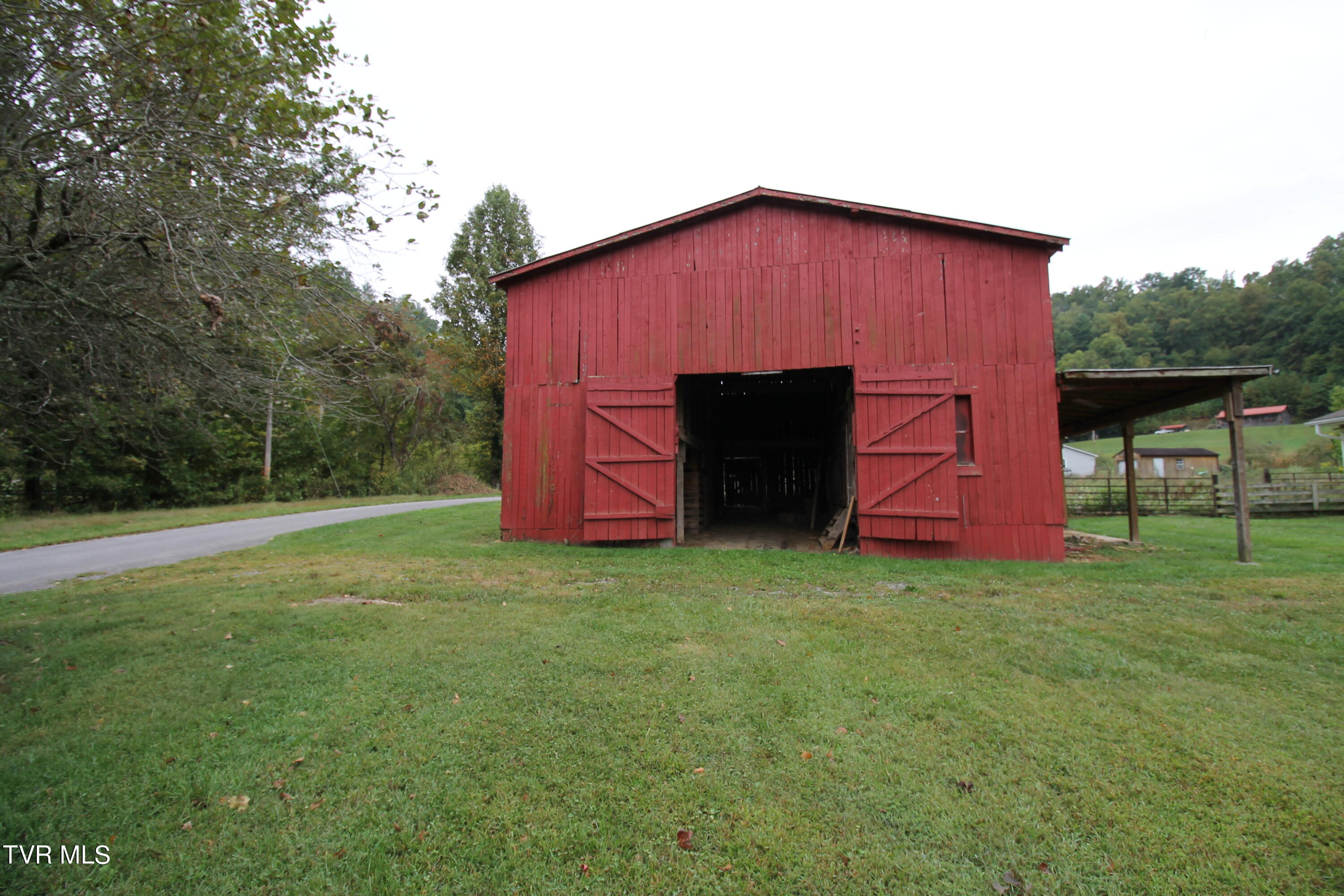 108 Sam Miller Road Erwin, TN 37650 - Photo 35 of 43 8 (3)