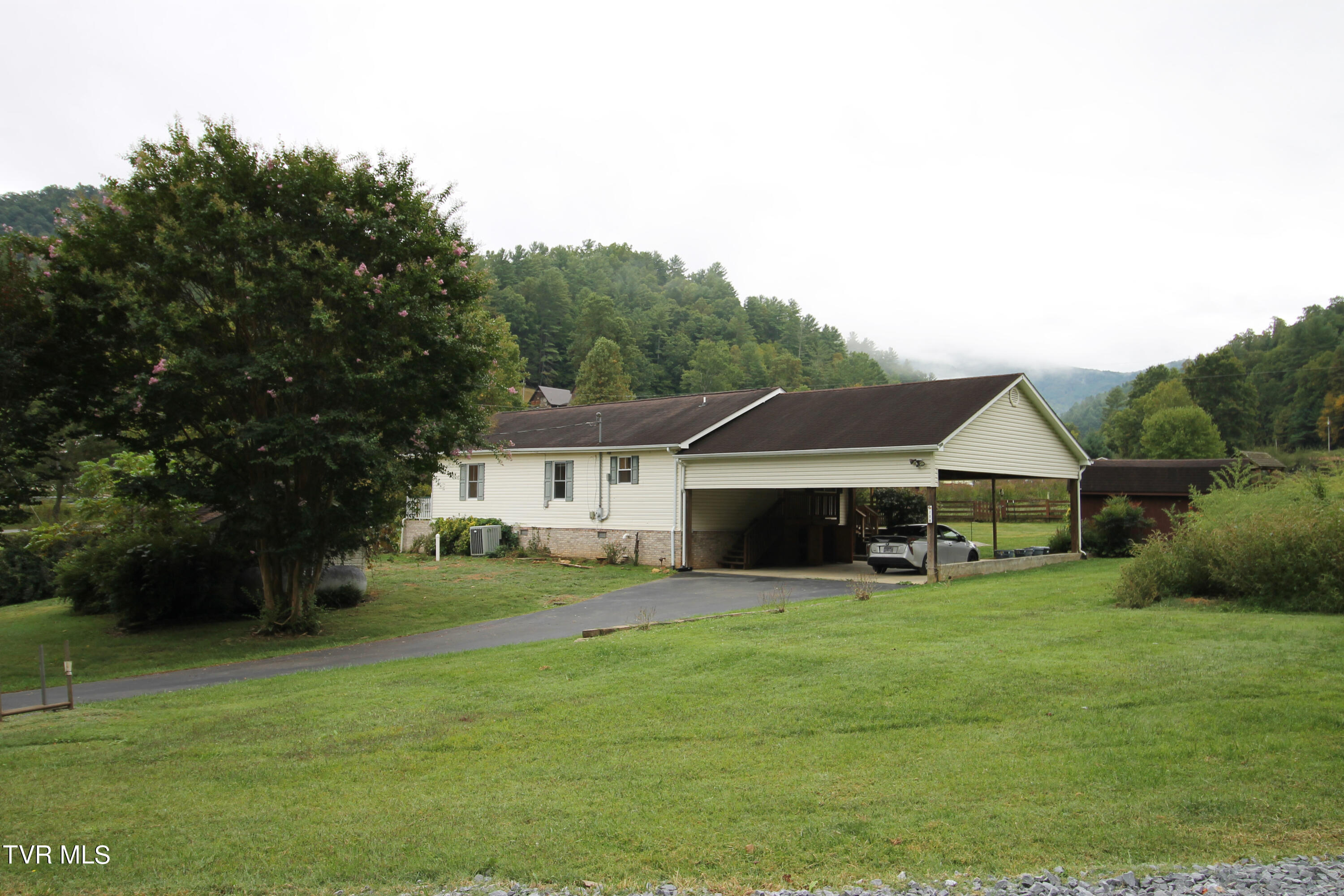 108 Sam Miller Road Erwin, TN 37650 - Photo 5 of 43 1