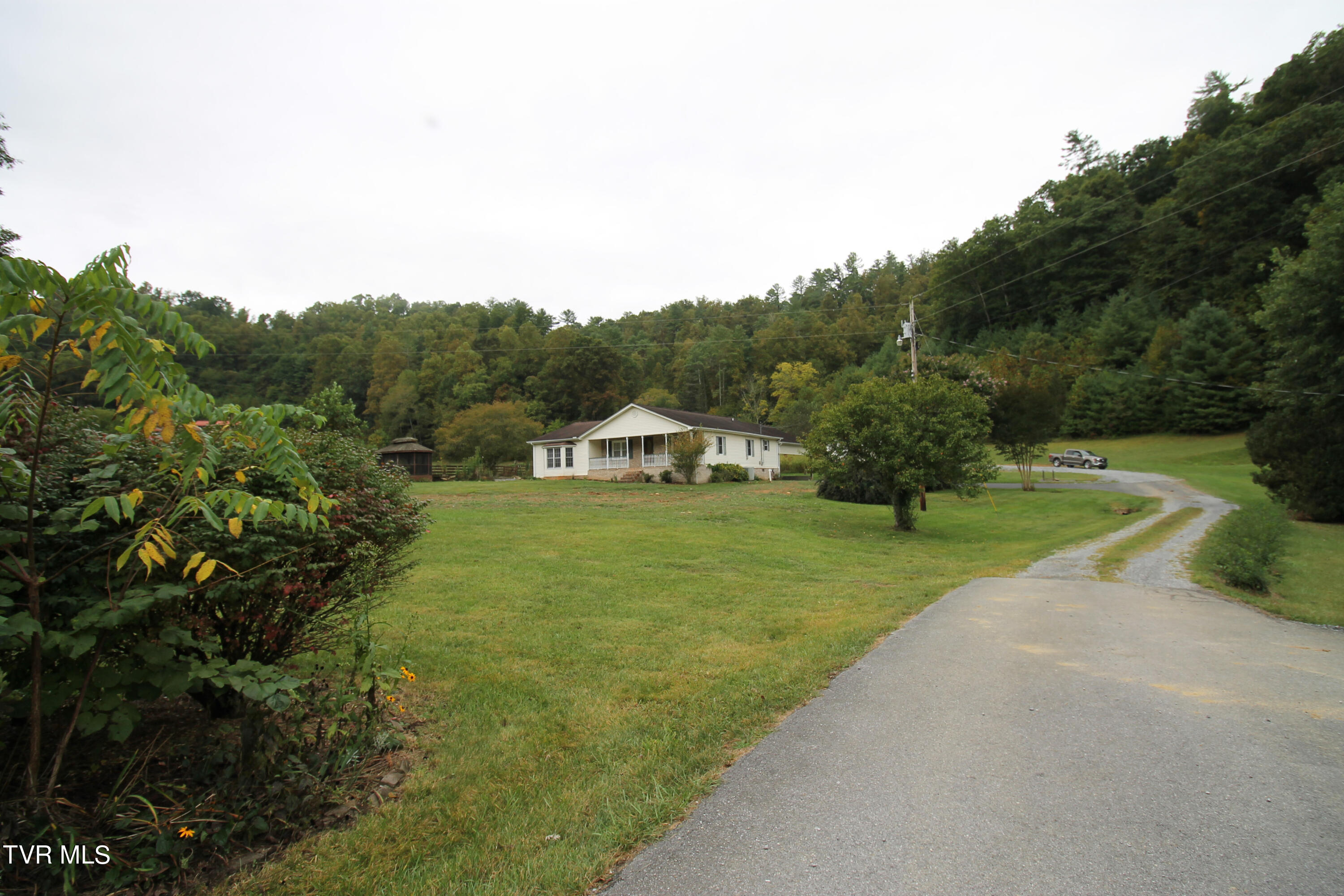 108 Sam Miller Road Erwin, TN 37650 - Photo 6 of 43 1 (4)