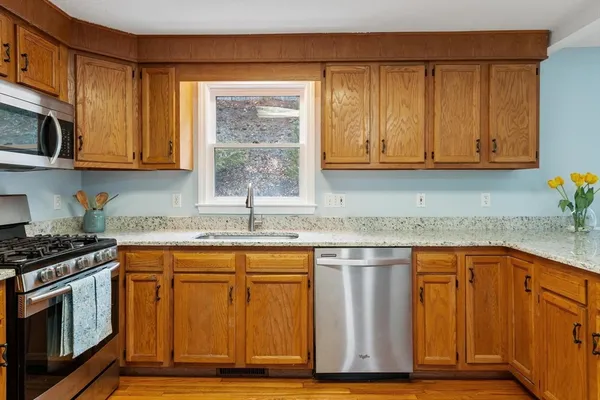 $3,600 | 29 Lamplighter Lane, North Chelmsford, MA 01863