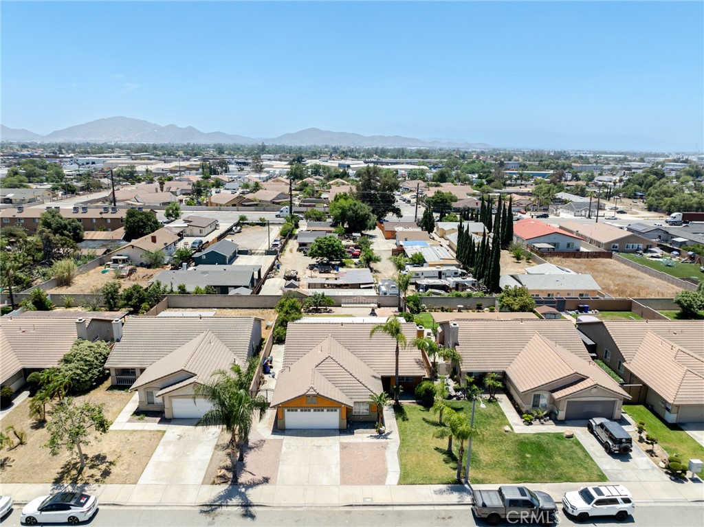 15045 Spring Street Fontana, CA 92335 - Photo 35 of 36
