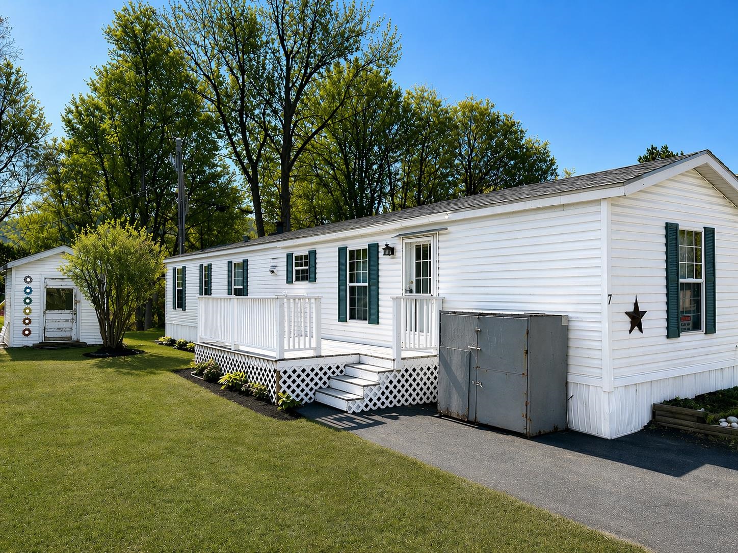 7 Dublin Street Gorham, NH 03581 - Photo 1 of 10