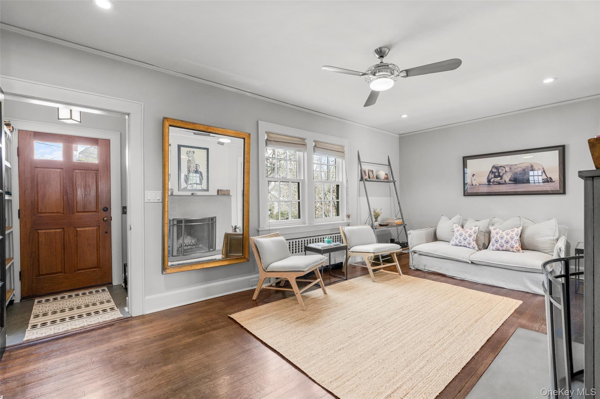 35 Wildwood Road New Rochelle, NY 10804 - Photo 4 of 30 Entrance into Living Room