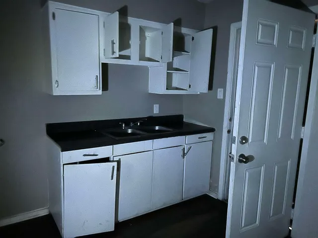 $1,095,000 | 3250 Guernsey Avenue, Memphis, TN 38112