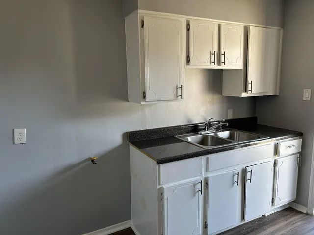 $1,095,000 | 3250 Guernsey Avenue, Memphis, TN 38112