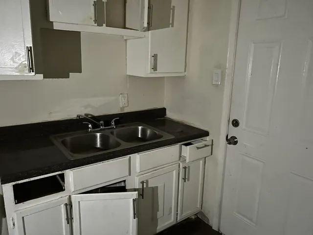 $1,095,000 | 3250 Guernsey Avenue, Memphis, TN 38112