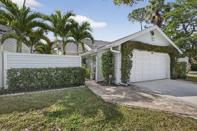 $565,000 | 381 Park Forest Way, Wellington, FL 33414