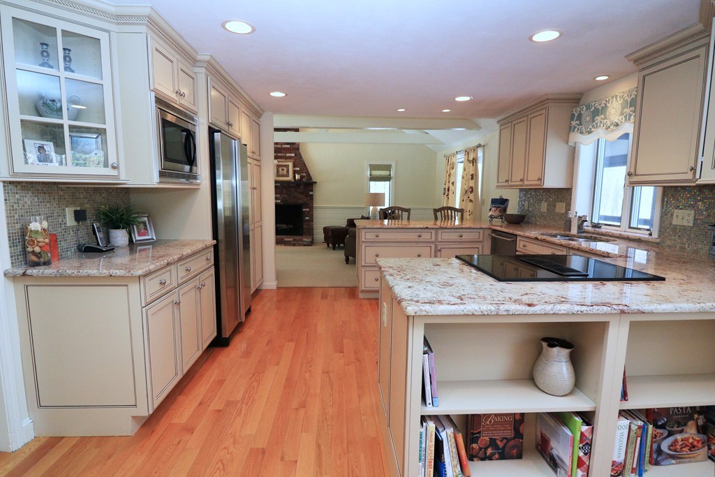 54 Teresa Road Hopkinton, MA 01748 - Photo 3 of 18 Gallery Image 3