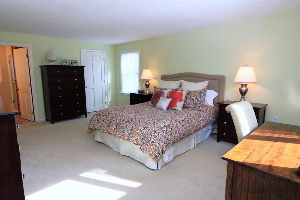 54 Teresa Road Hopkinton, MA 01748 - Photo 9 of 18 Gallery Image 9