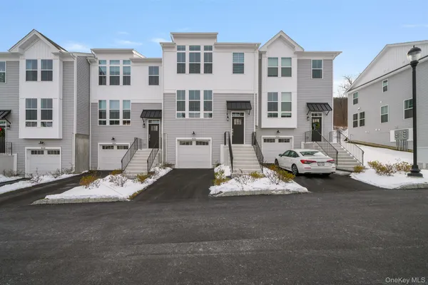 $4,600 | 4034 Chestnut Rdg Road, Unit 62, Fishkill, NY 12524