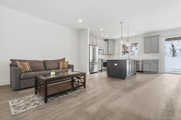 $4,600 | 4034 Chestnut Rdg Road, Unit 62, Fishkill, NY 12524