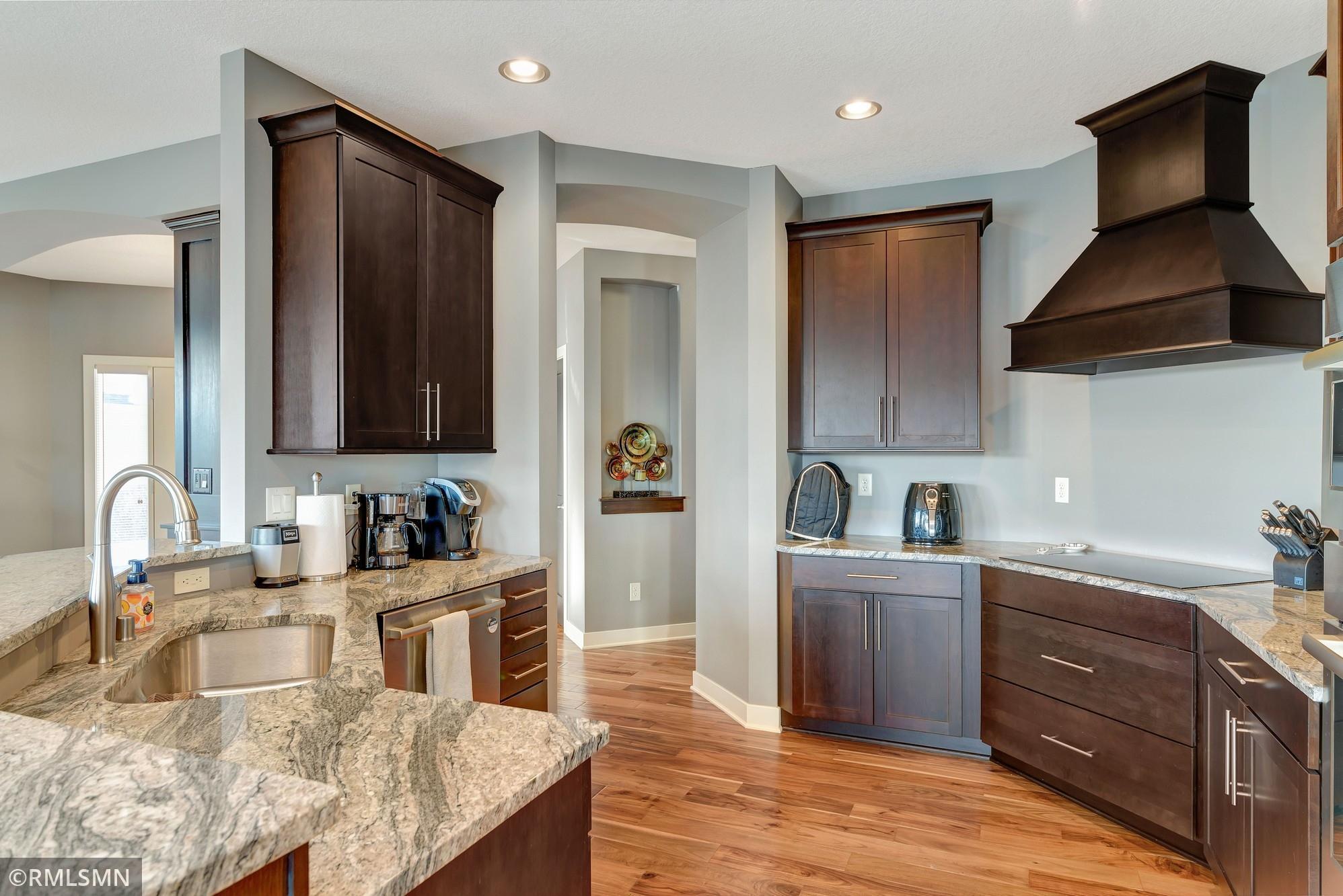 8697 Collin Way Inver Grove Heights, MN 55076 - Photo 4 of 24 Gallery Image 4