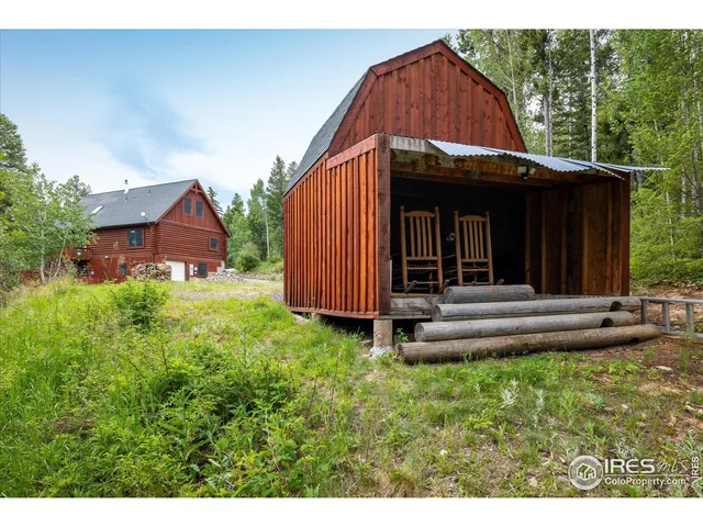 a view of a outdoor space