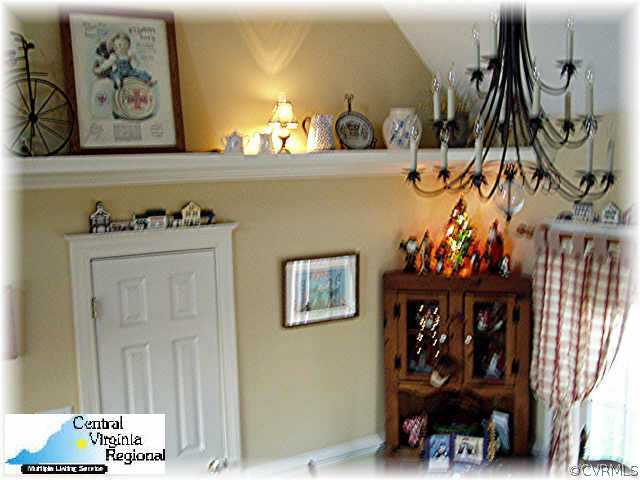 7771 Walnut Grove Road Mechanicsville, VA 23111 - Photo 5 of 10 Other - Vaulted Breakfast Area With Ledge