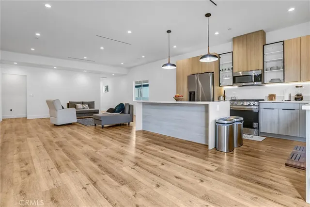 $1,595,000 | 6900 Corbin Avenue, Reseda, CA 91335