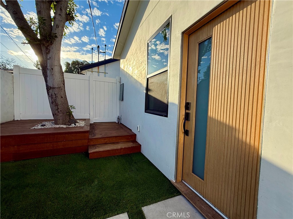 6900 Corbin Avenue Reseda, CA 91335 - Photo 26 of 50 a front view of a house with garden