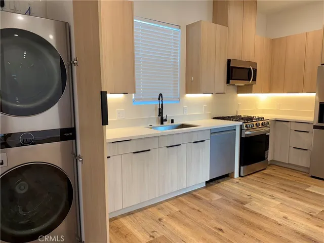 $1,595,000 | 6900 Corbin Avenue, Reseda, CA 91335