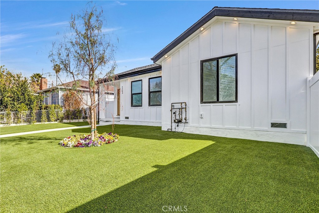 6900 Corbin Avenue Reseda, CA 91335 - Photo 7 of 50 a backyard of a house with table and chairs