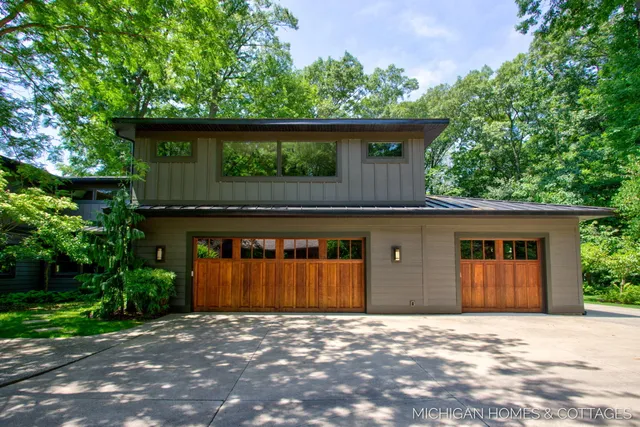 $2,450,000 | 3192 Beach Trail Drive, Saugatuck, MI 49453