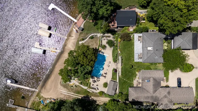 $2,450,000 | 3192 Beach Trail Drive, Saugatuck, MI 49453
