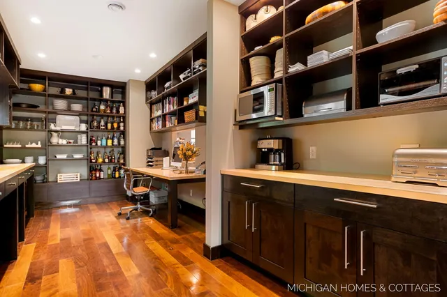 $2,450,000 | 3192 Beach Trail Drive, Saugatuck, MI 49453