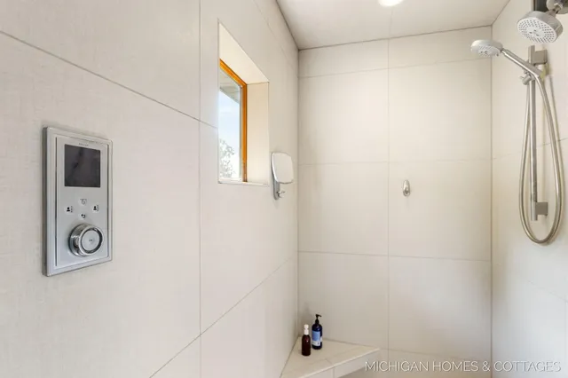 $2,450,000 | 3192 Beach Trail Drive, Saugatuck, MI 49453