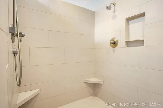 $2,450,000 | 3192 Beach Trail Drive, Saugatuck, MI 49453