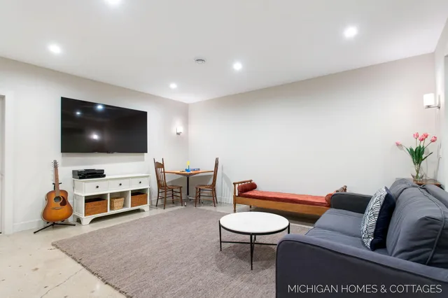 $2,450,000 | 3192 Beach Trail Drive, Saugatuck, MI 49453