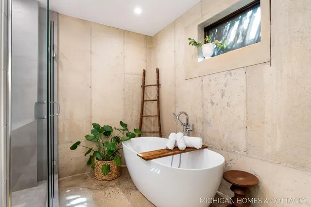 $2,450,000 | 3192 Beach Trail Drive, Saugatuck, MI 49453