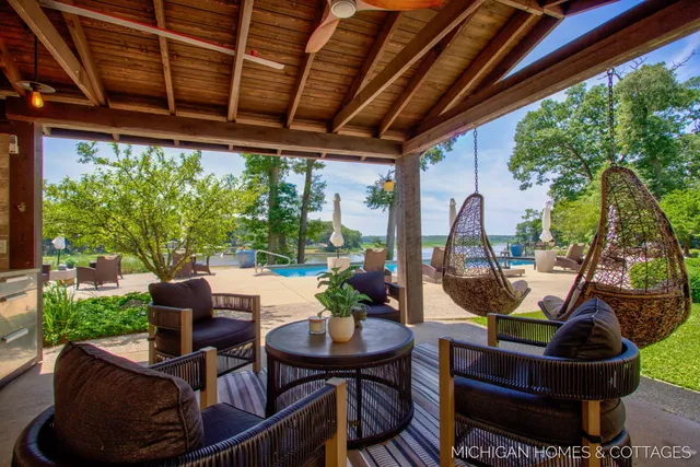 $2,450,000 | 3192 Beach Trail Drive, Saugatuck, MI 49453