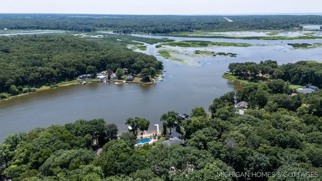 $2,450,000 | 3192 Beach Trail Drive, Saugatuck, MI 49453