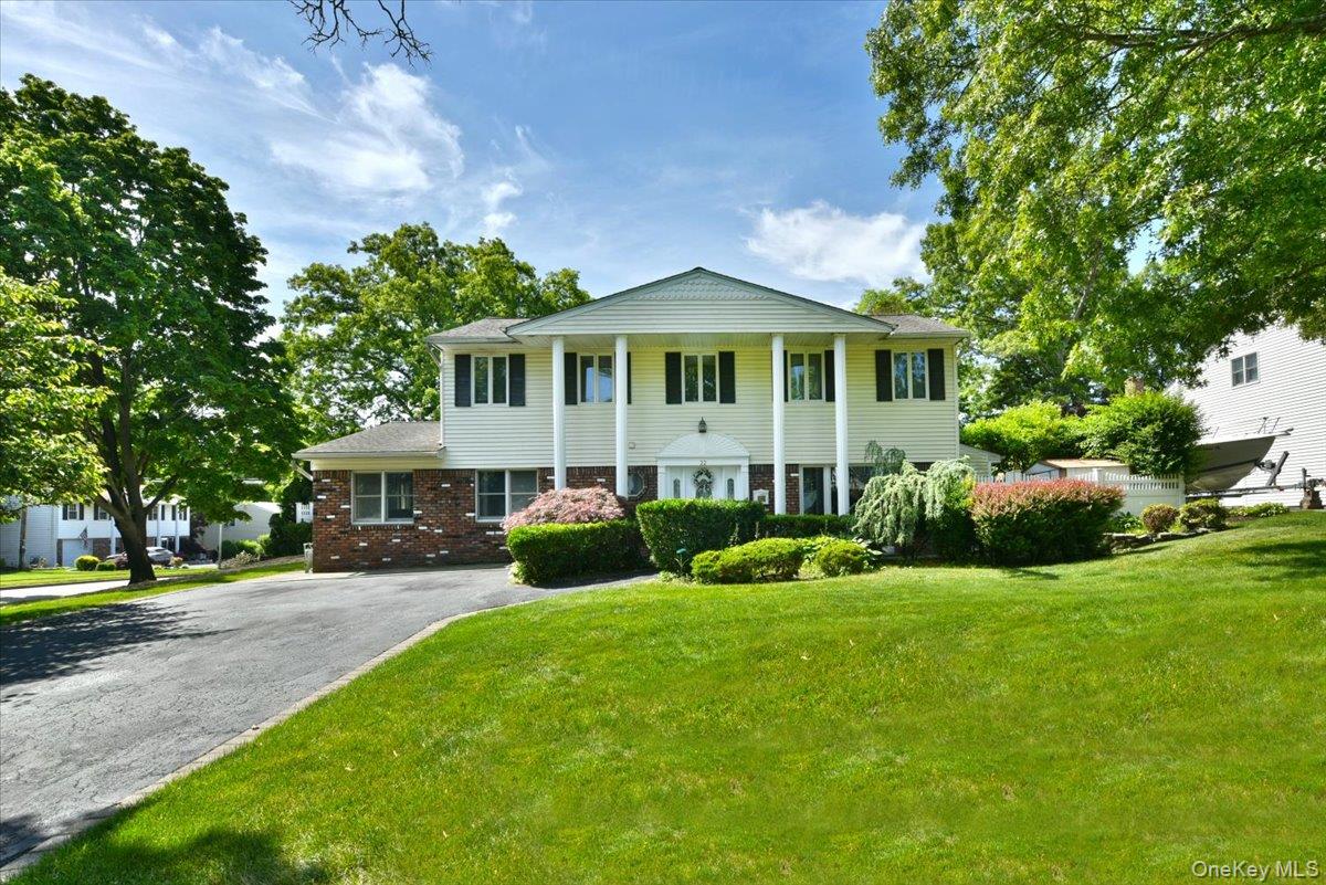 22 Chatham Road Commack, NY 11725 - Photo 1 of 37