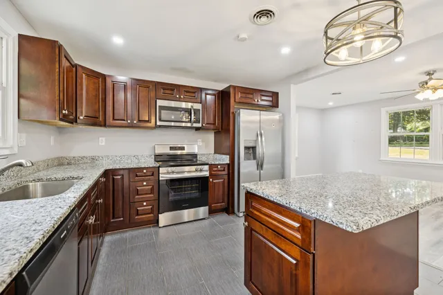 $2,700 | 102 Warren Place, Dickson, TN 37055