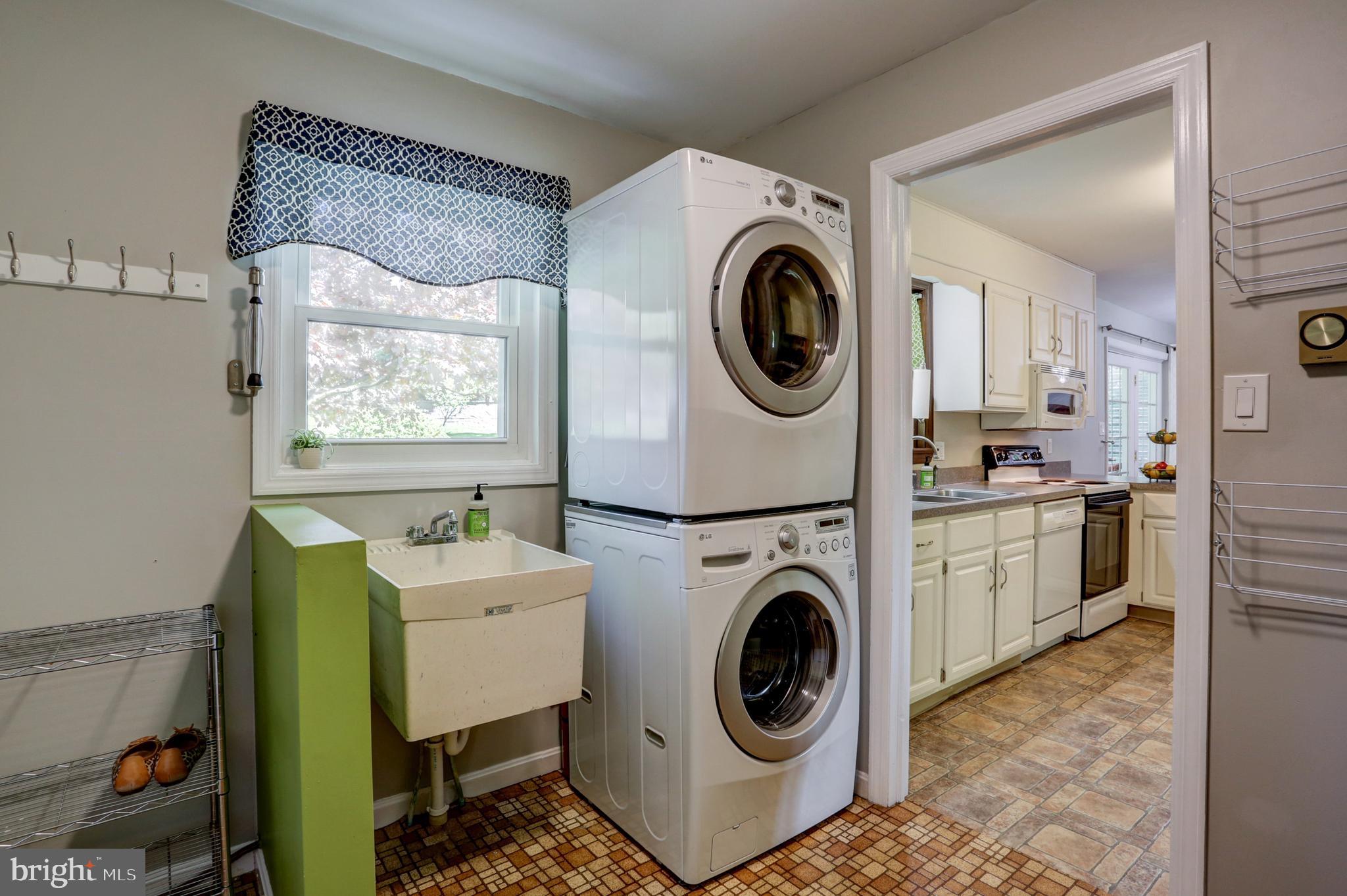 3 Sherri Lane Lititz, PA 17543 - Photo 23 of 42 Laundry Room/Mud Room