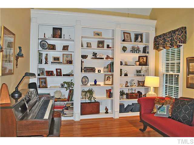4417 Touchstone Forest Road Raleigh, NC 27612 - Photo 8 of 25