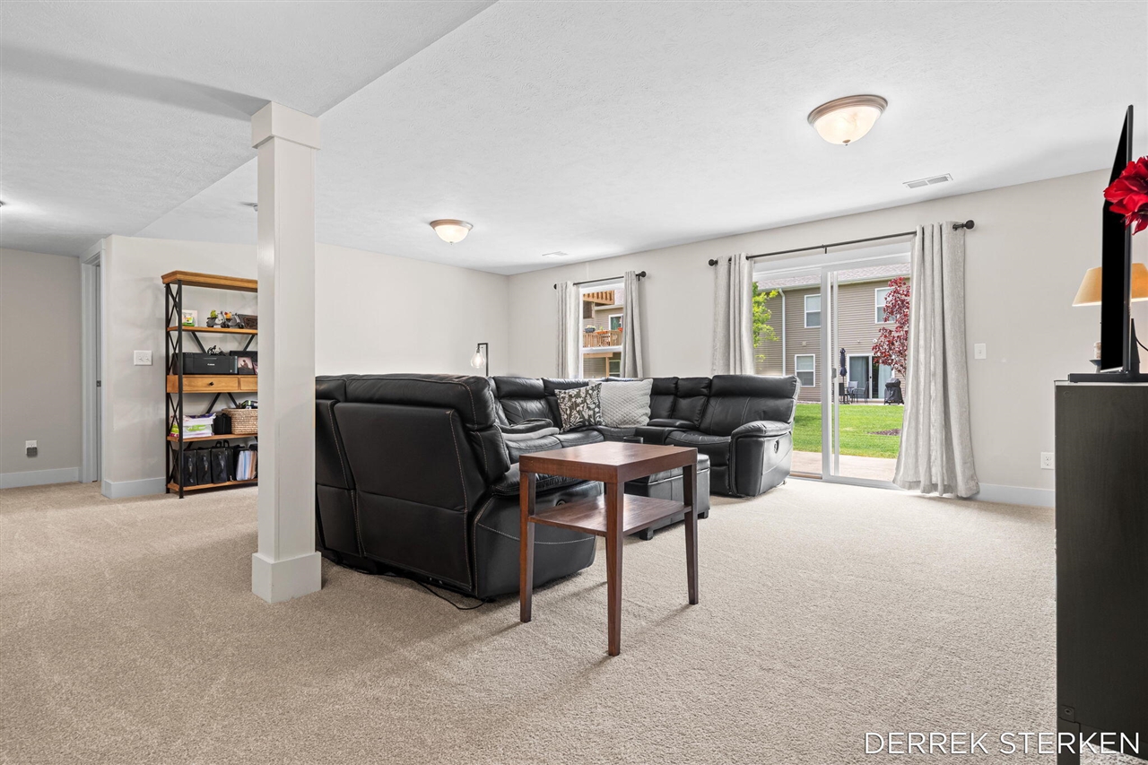 2983 Raspberry Lane Holland, MI 49424 - Photo 21 of 41