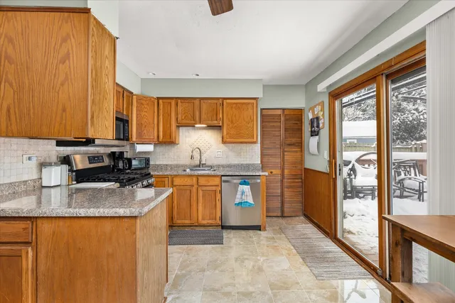 $264,000 | 177 Shady Lane, Bolingbrook, IL 60440