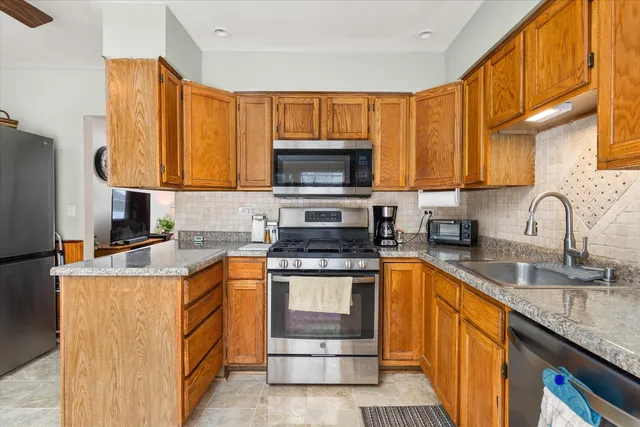 $264,000 | 177 Shady Lane, Bolingbrook, IL 60440